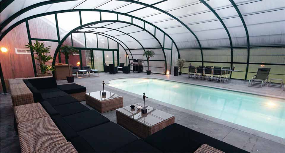 abri-piscine-intérieur